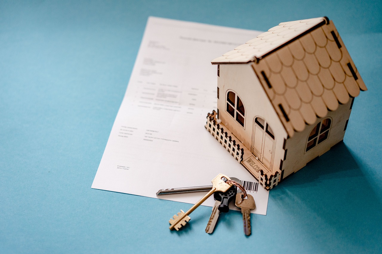 How a Conveyancer can Help you When You’re Buying and Selling a Property
