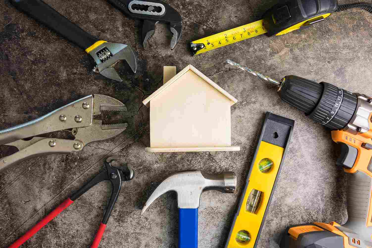 Avoiding Costly Mistakes: The Value of Recent Reviews in Selecting Home Maintenance Services